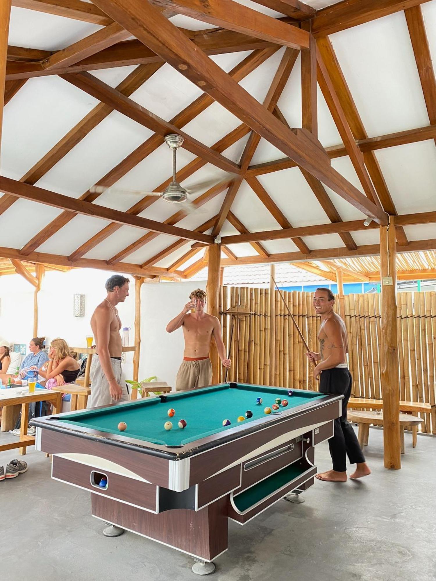Seaesta Komodo Hostel & Hotel Labuan Bajo Eksteriør bilde
