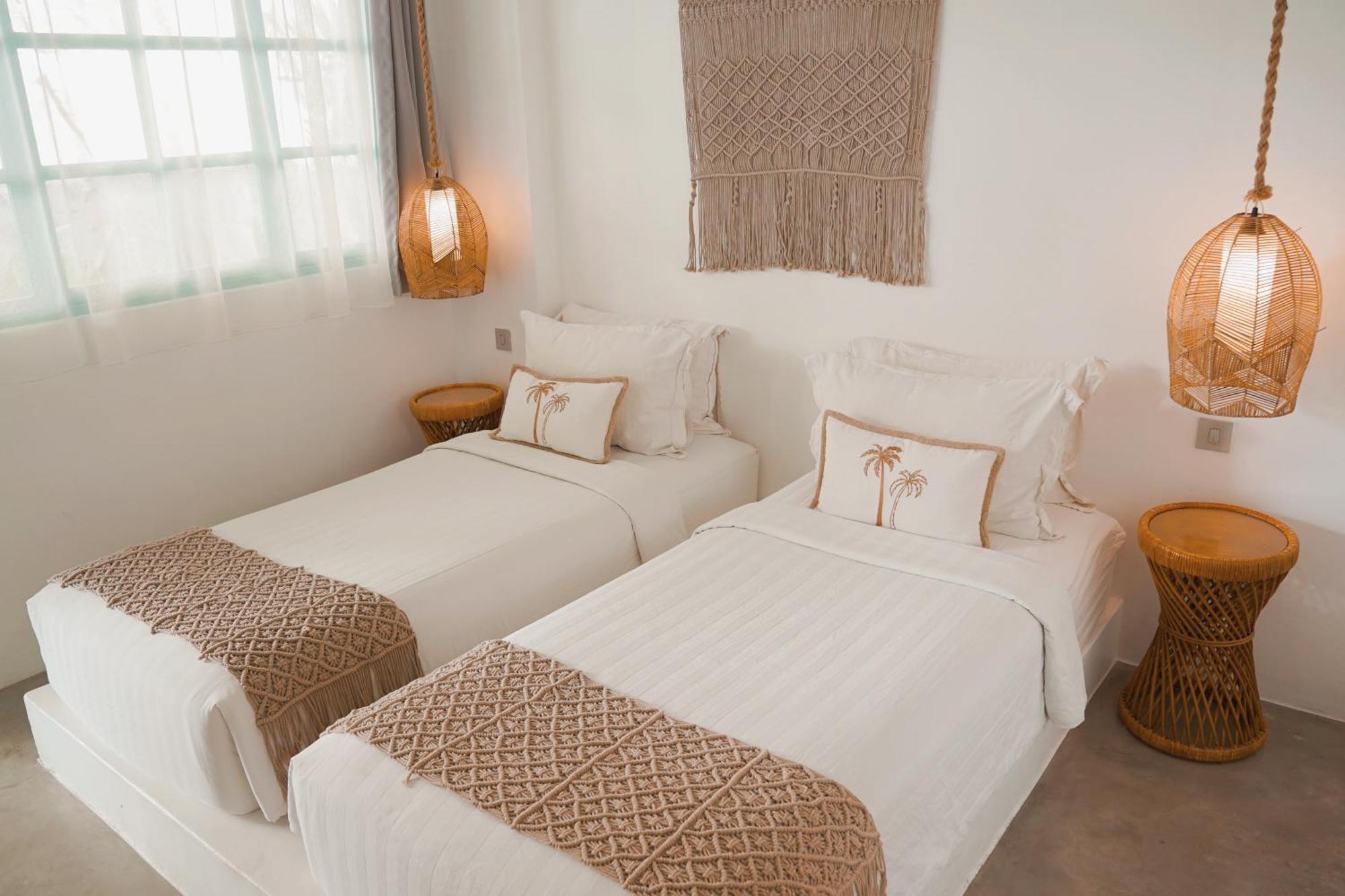 Seaesta Komodo Hostel & Hotel Labuan Bajo Eksteriør bilde
