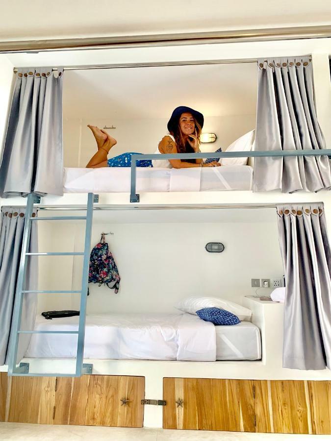 Seaesta Komodo Hostel & Hotel Labuan Bajo Eksteriør bilde